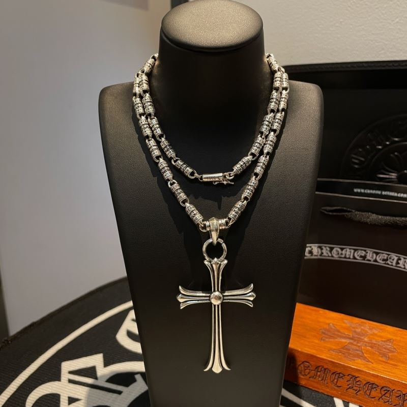 Ch*0me He**ts necklaces